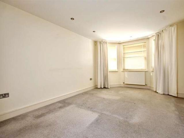 Flat for sale in Eastbourne, East Sussex