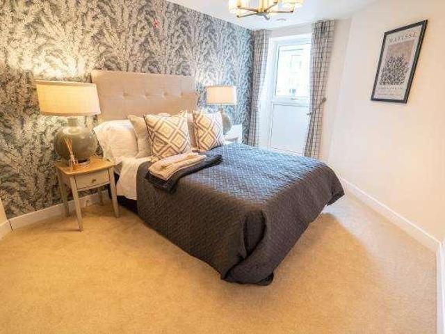 Flat for sale in Thatcham, West Berkshire