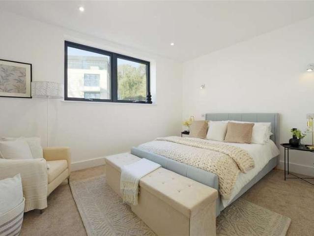 Flat for sale in Golden Valley, Folkestone