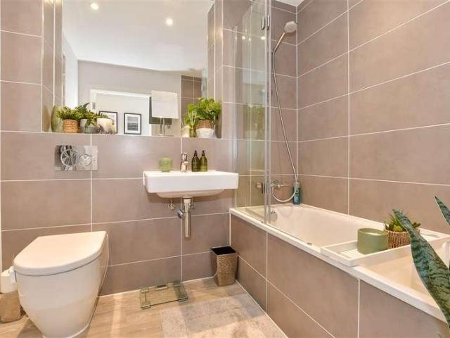 Flat for sale in Wickhurst Green, Horsham