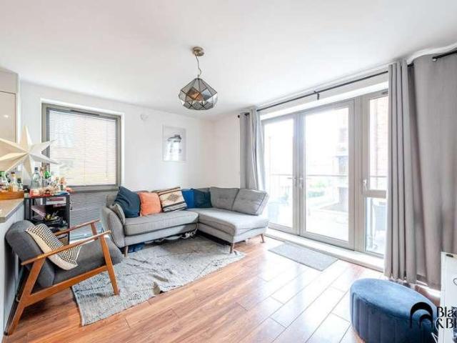 Flat for sale in Croydon, Addiscombe Flat for sale in Croydon, Addiscombe