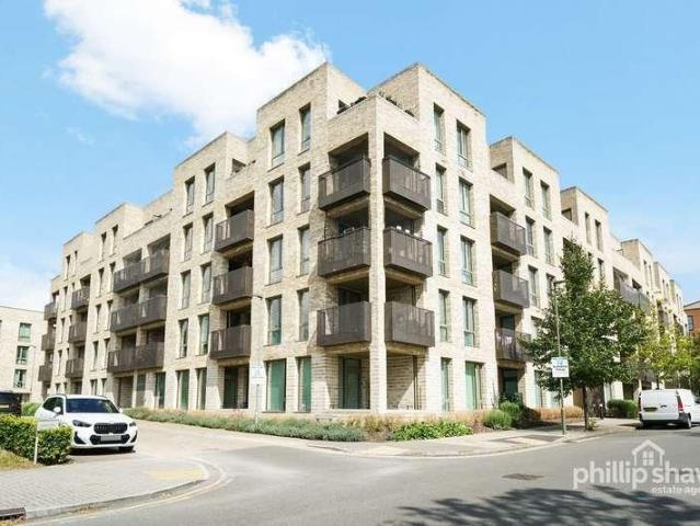 Flat for sale in Greater London