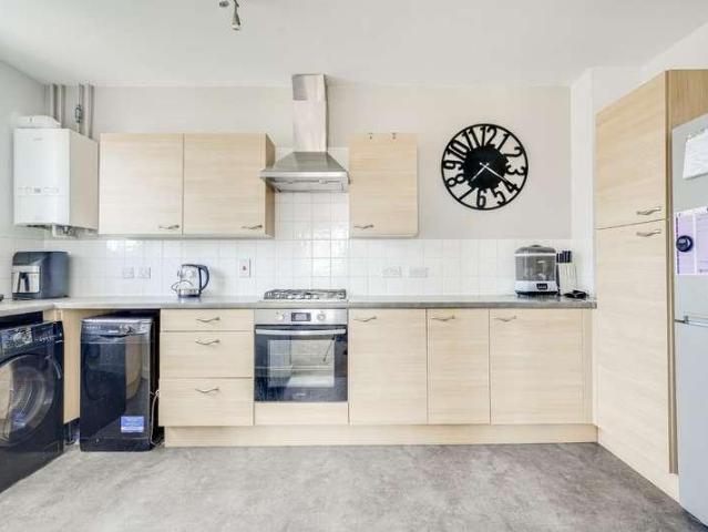 Flat for sale in Leighton-Linslade, Leighton Buzzard