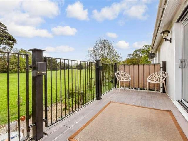 Flat for sale in East Cowes, Isle Of Wight