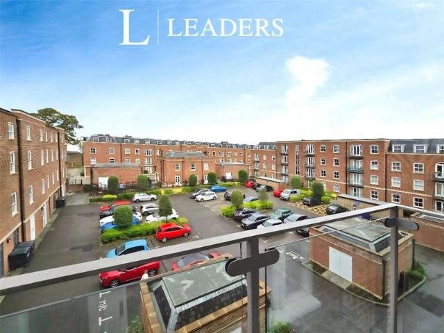 Flat for sale in Priddy's Hard, Gosport
