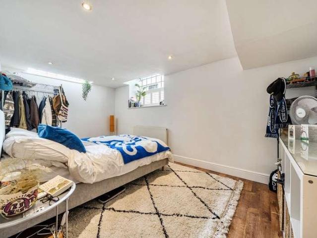 Flat for sale in London Borough of Lewisham, Greater London