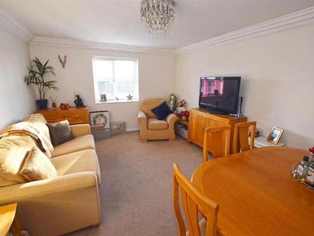 Flat for sale in St. Marys Island, Gillingham