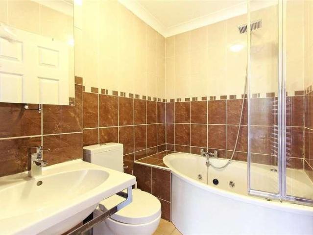 Flat for sale in Ratcliffe, Shadwell