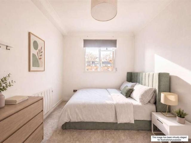Flat for sale in Bayswater, Greater London