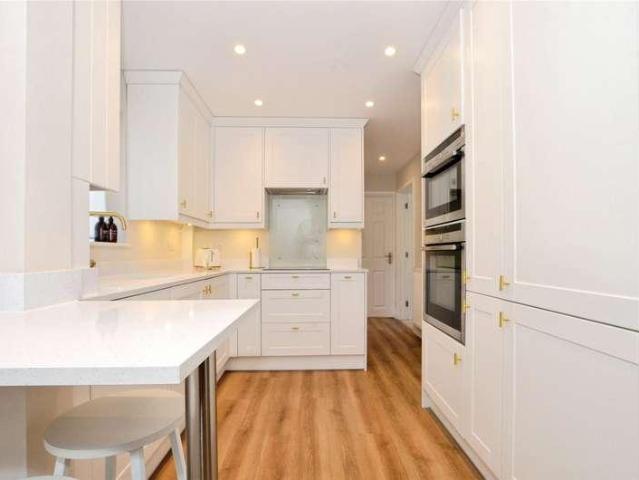 Flat for sale in Battlers Green, Hertsmere