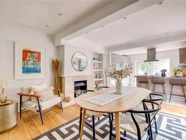 Flat for sale in Sands End, Greater London