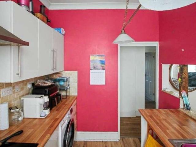 Flat for sale in Midway, Kent