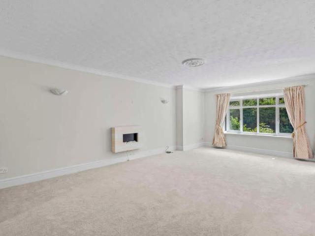 Flat for sale in Amersham, Buckinghamshire