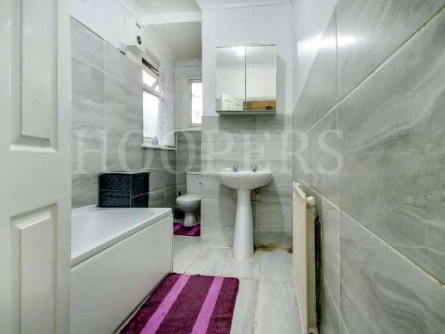 Flat for sale in Dollis Hill, Greater London