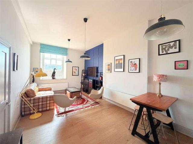 Flat for sale in Feckenham, City Of Bristol