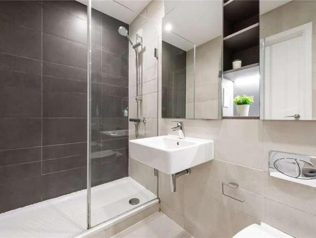 Flat for sale in Haggerston, De Beauvoir Town