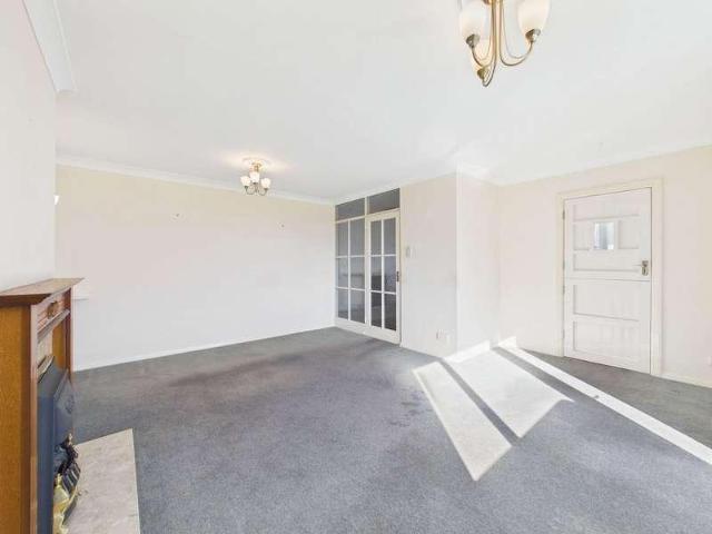 Flat for sale in West Worthing, Worthing