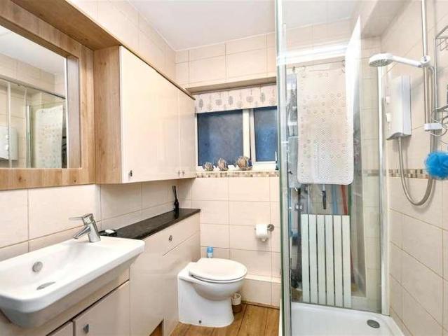 Flat for sale in Eastbourne, East Sussex
