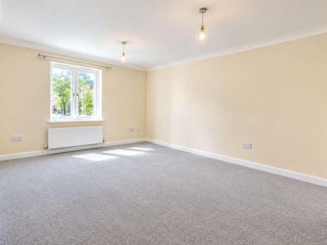 Flat for sale in Reading