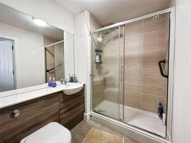 Flat for sale in East Cowes, Isle Of Wight