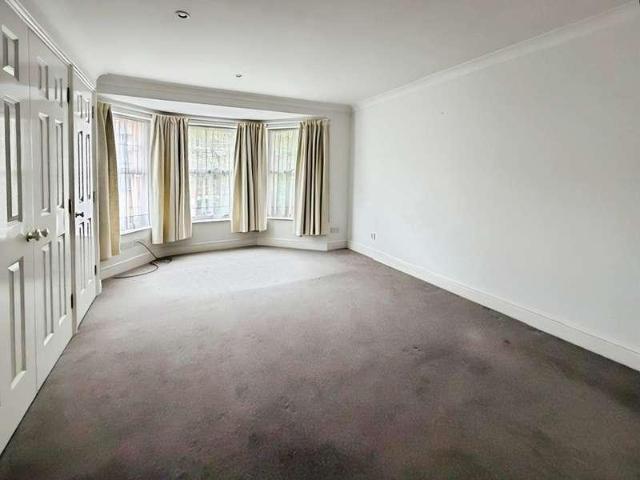 Flat for sale in Clewer Village, Windsor