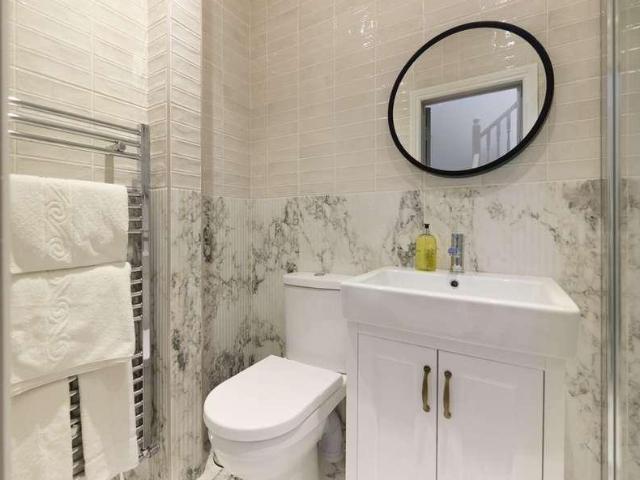 Flat for sale in Hans Town, Greater London