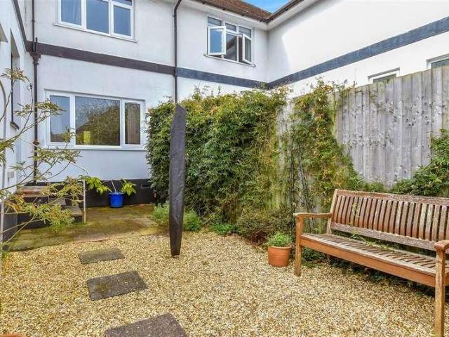 Flat for sale in West Worthing, Worthing
