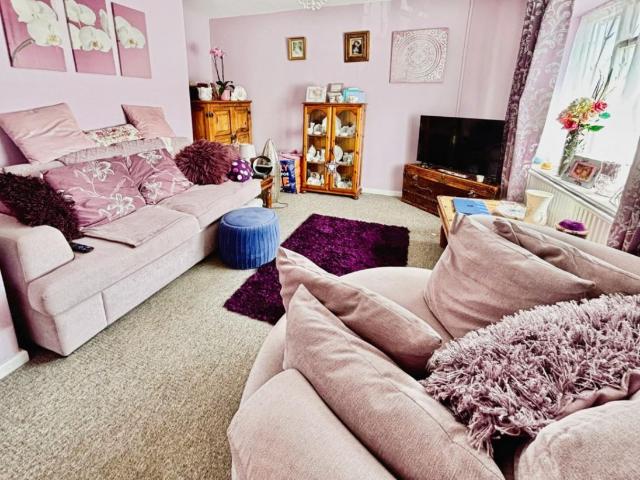 Flat for sale in Hallcroft, Costhorpe