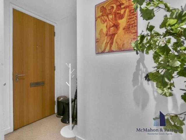 Flat for sale in Elephant and Castle, Greater London