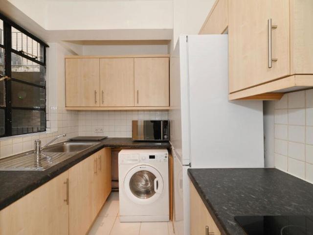Flat for sale in Kilburn, Greater London