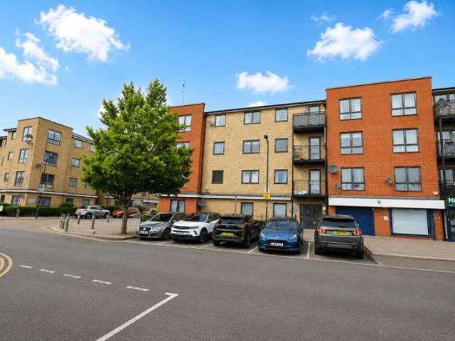 Flat for sale in Preston, Greater London