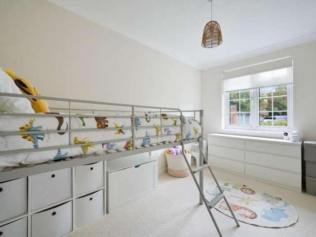 Flat for sale in Woodcote, Epsom