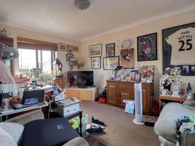 Flat for sale in Dale Hill, Essex