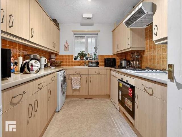 Flat for sale in Barry Island, Barry