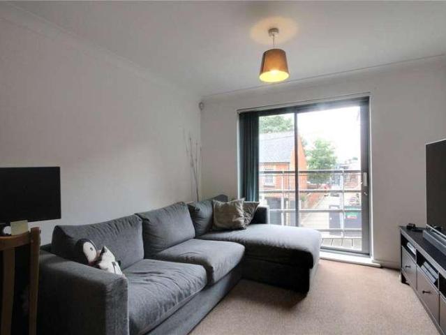 Flat for sale in Reading
