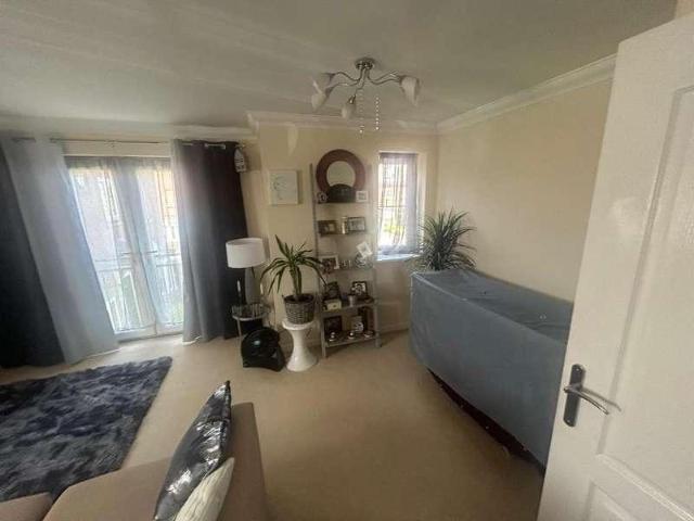 Flat for sale in Oad Street, Kent