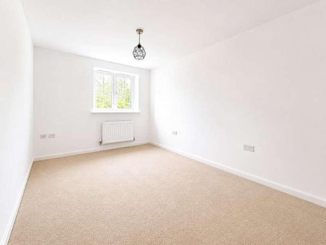 Flat for sale in Winnersh