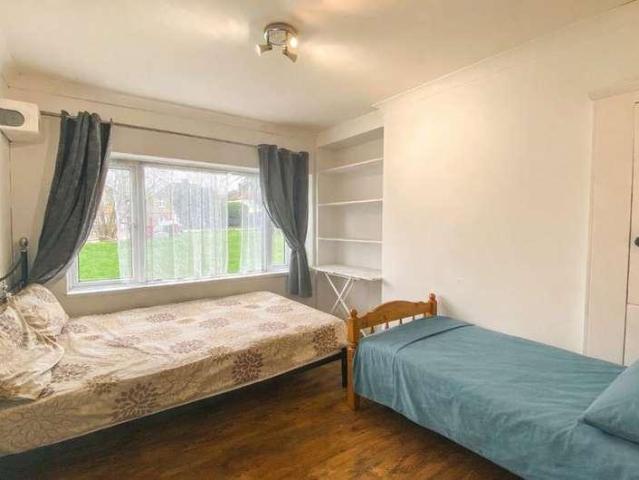 Flat for sale in Slough