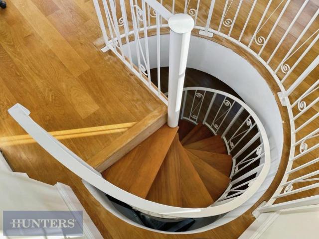 Flat for sale in Digby, Watergate