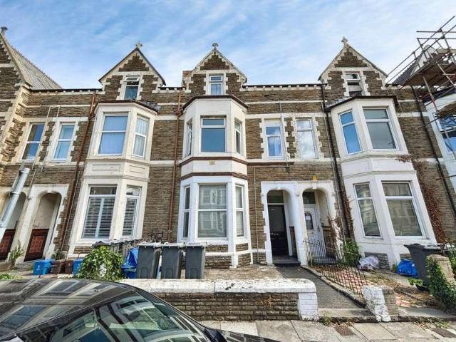Flat for sale in Plasnewydd, Falcon Lodge