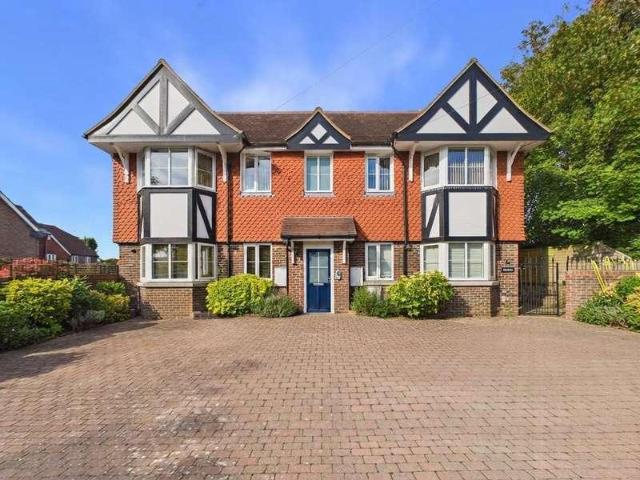 Flat for sale in Nepcote, Clapham
