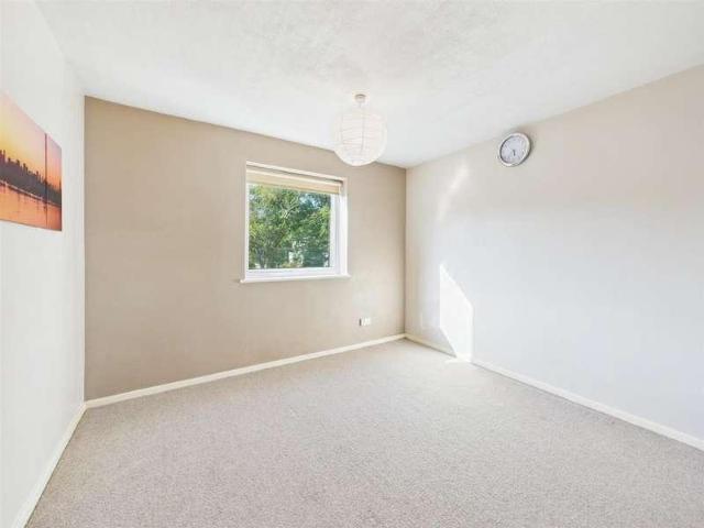 Flat for sale in Greater London