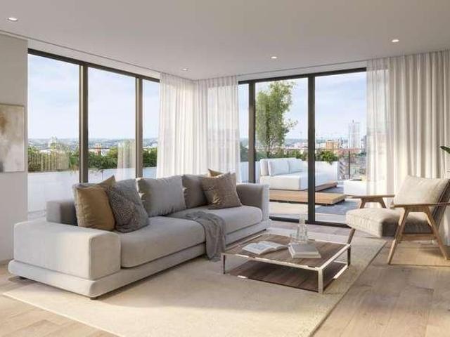 Flat for sale in Richmond Hill, West Yorkshire
