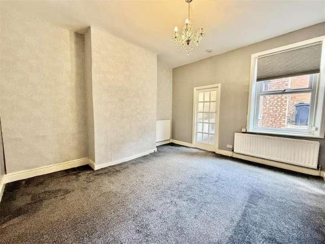 Flat for sale in Bensham, Tyne And Wear