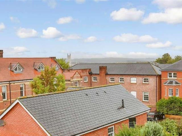 Flat for sale in Martyrs Field, The Bridge