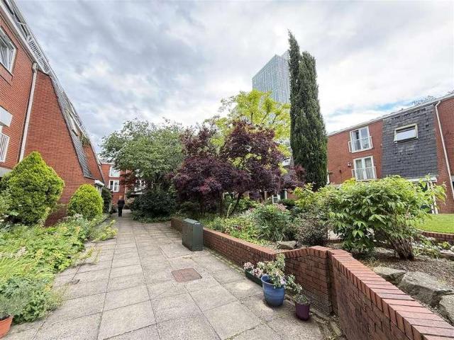Flat for sale in City Centre, Georgia