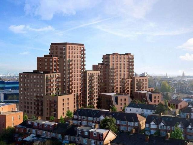 Flat for sale in London Borough of Ealing, Park Royal