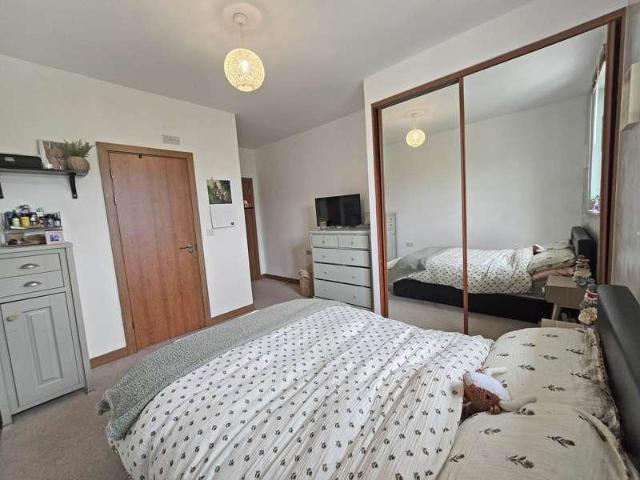 Flat for sale in Barracks, The Bridge