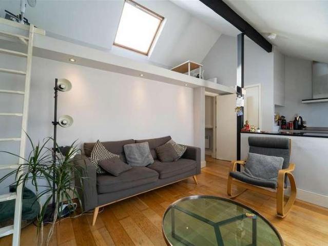 Flat for sale in Chorlton-cum-Hardy, Manchester