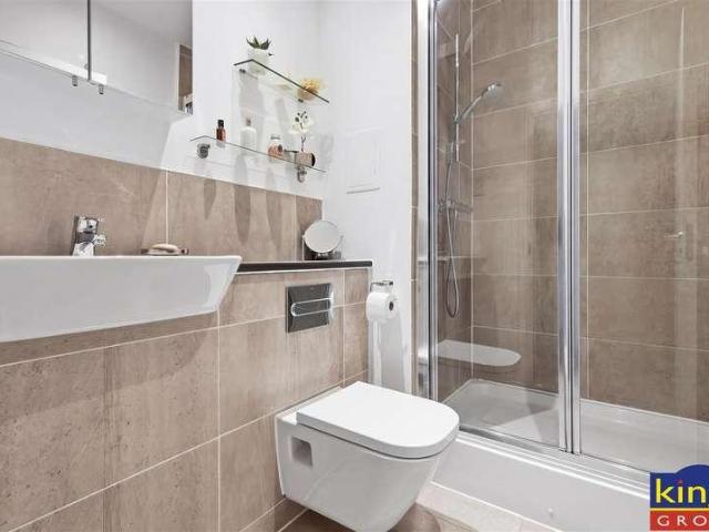 Flat for sale in London Borough of Waltham Forest, Greater London